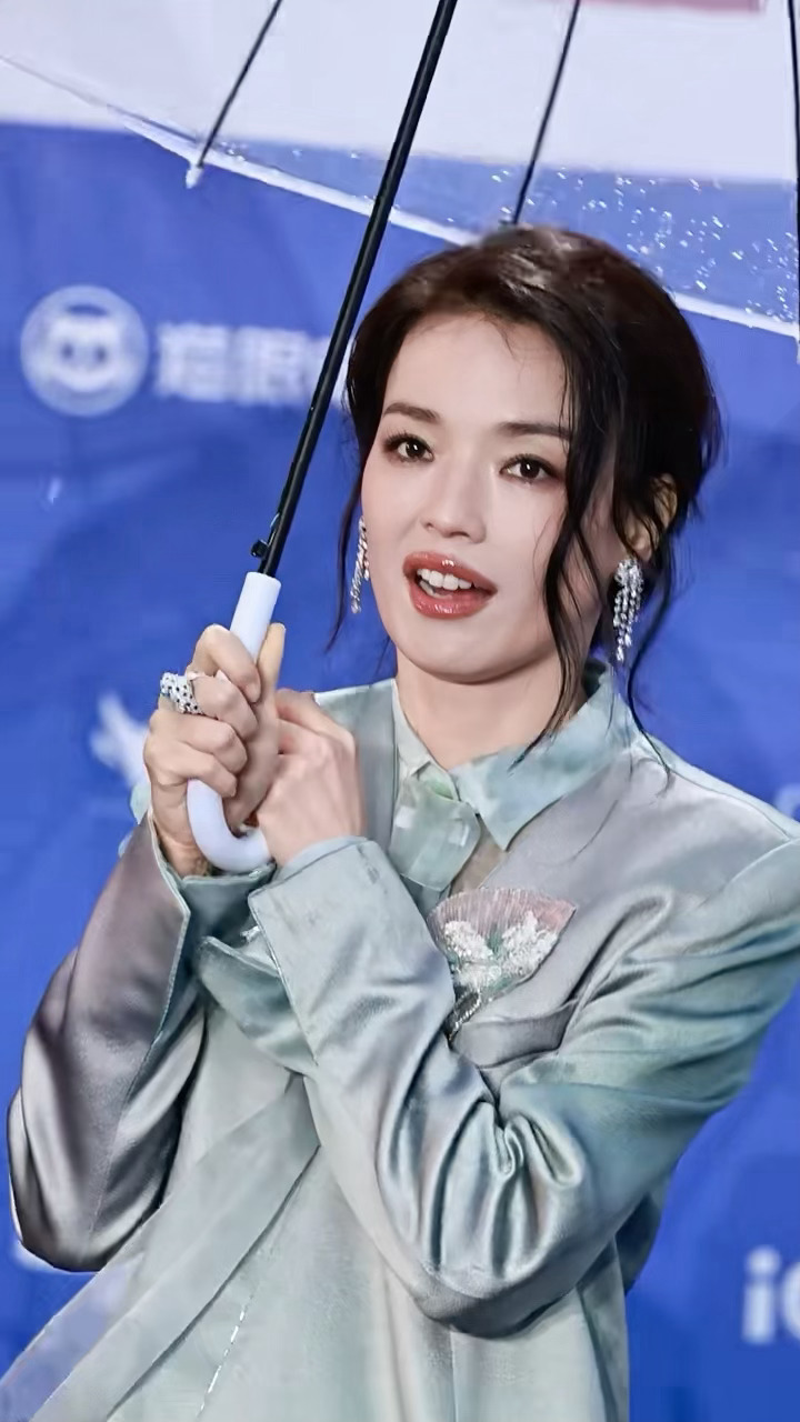 好可爱的林女士舒淇北影节红毯