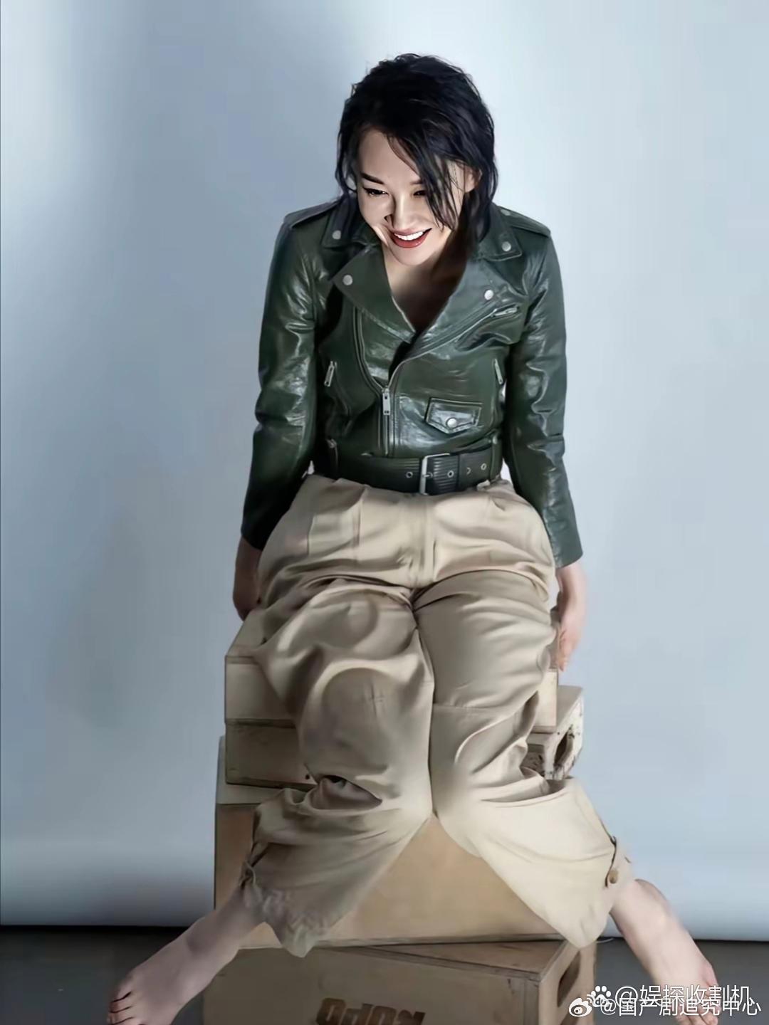 许晴的脚可真漂亮。 