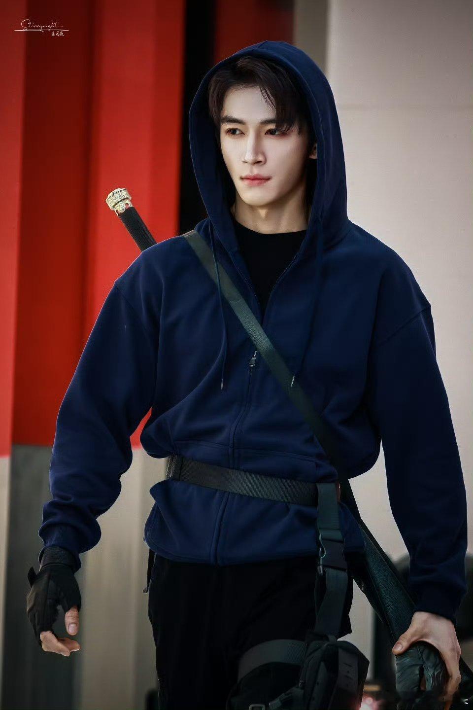 王星越cos张起灵这还原度我给打满分！自带神秘buff，想问哥下次能cos个下地