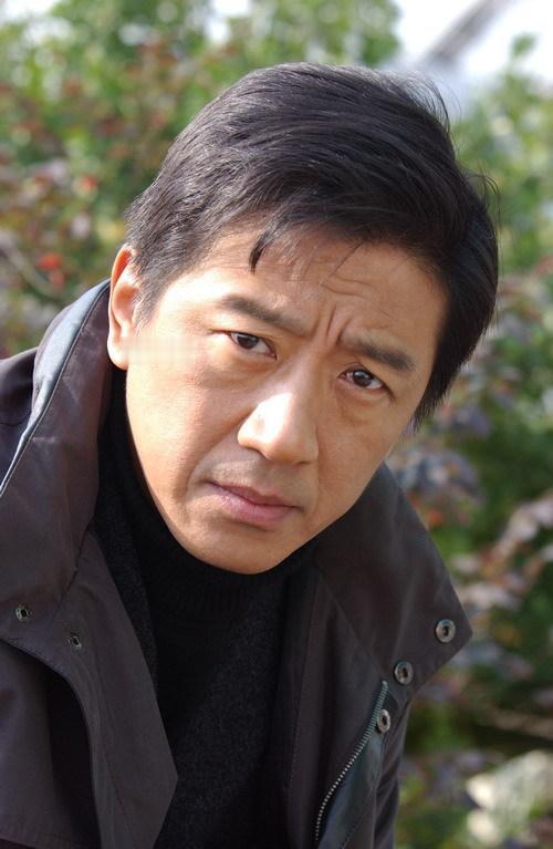 戏已经快拍完了，片酬不翻倍我就罢演！

2000年新疆的戈壁滩上，《末路1997