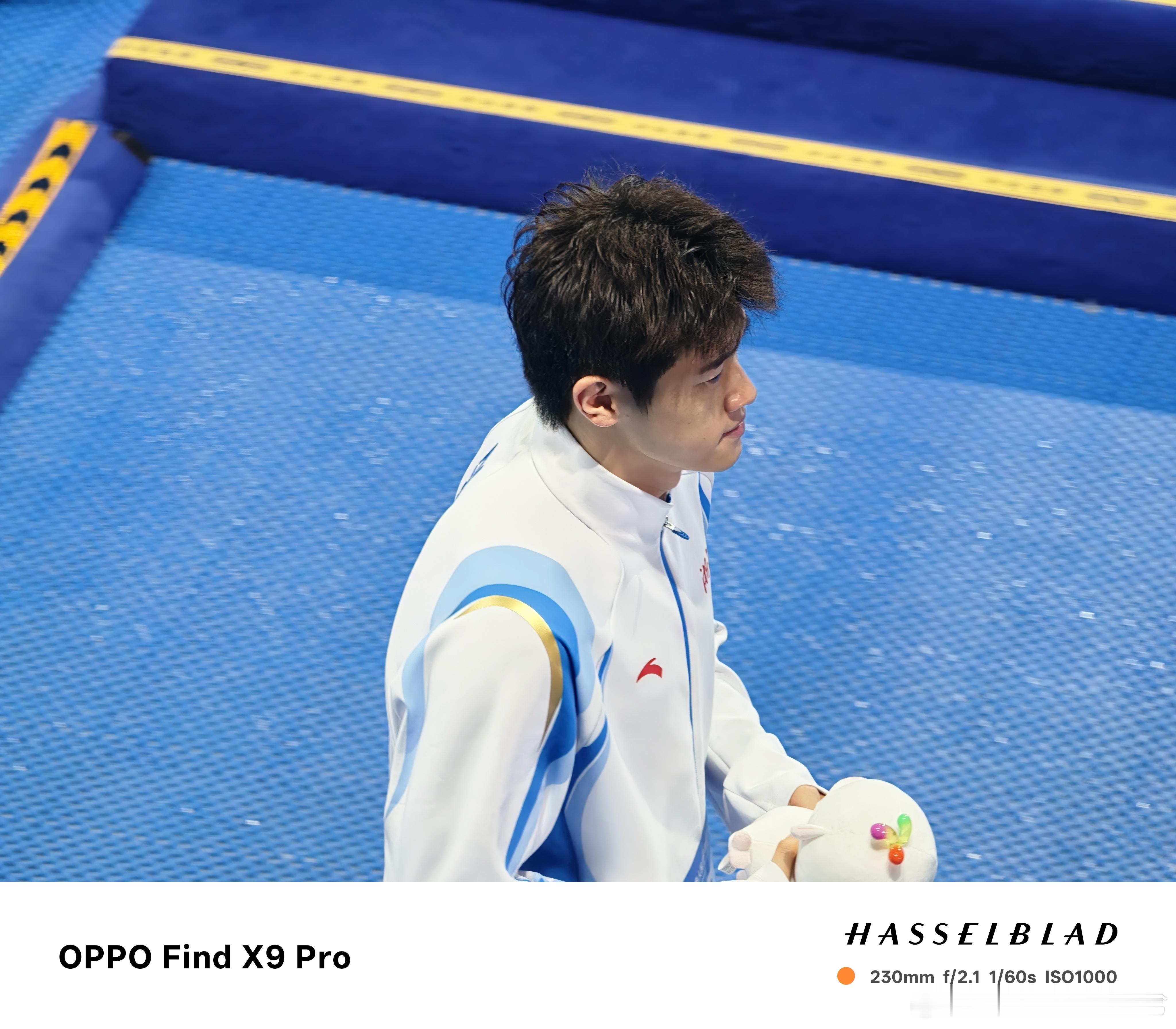 今天游泳比赛场上的一组帅哥酷照 