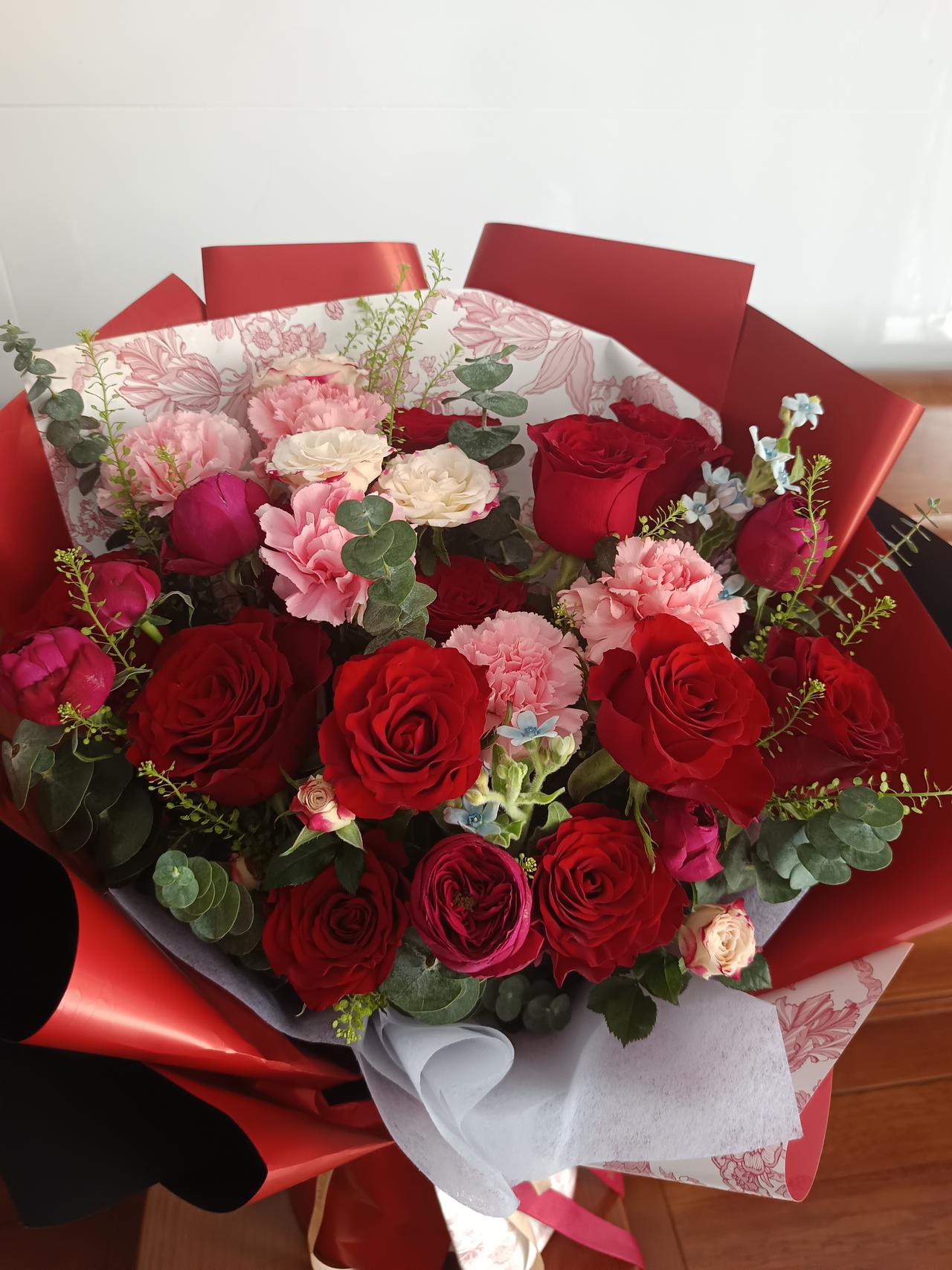 活到一定年纪才明白，
婚姻最残忍的真相，
是只认实力不认眼泪。
 
你越退让
关