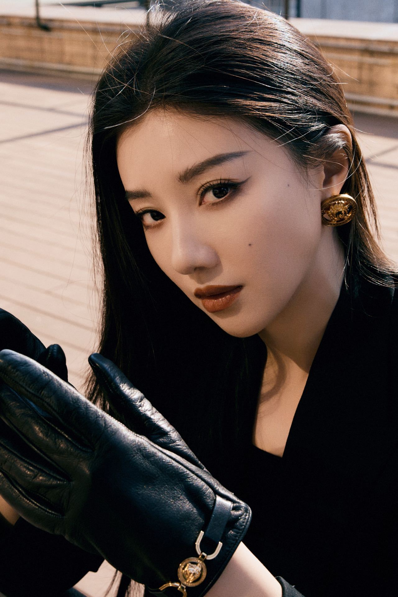 差点没认出来这是王鹤润 看了王鹤润今晚的allblack造型，要立刻化身颜粉了！