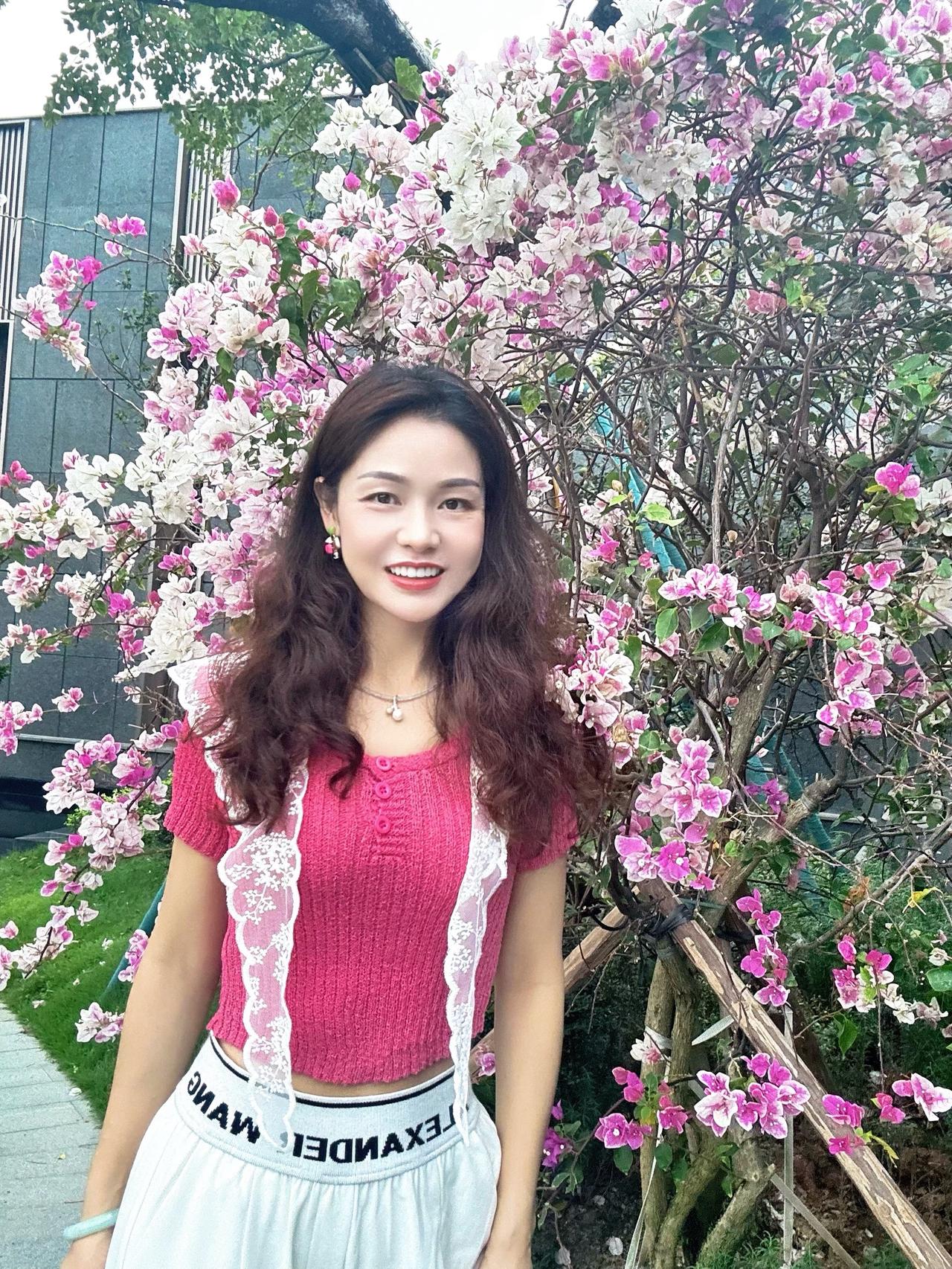 心怀诗与远方，处处皆有风景户外甜美随拍 春夏浪漫氛围感 户外粉色穿搭