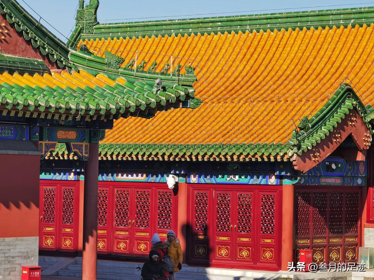 北京隆福寺位于北京市‌东城区东四路口的西北角，是京城重要的文化地标之一。

隆福