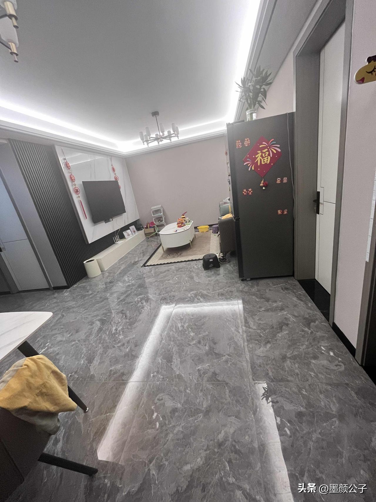 搬了无数次家，终于有了自己的小房子，虽然不大，但很温馨！

今年终于在一个陌生的