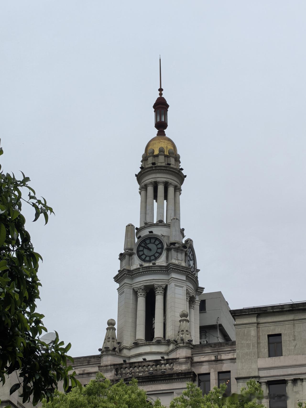 上海街头随意行走，看看百年洋场的新风貌。