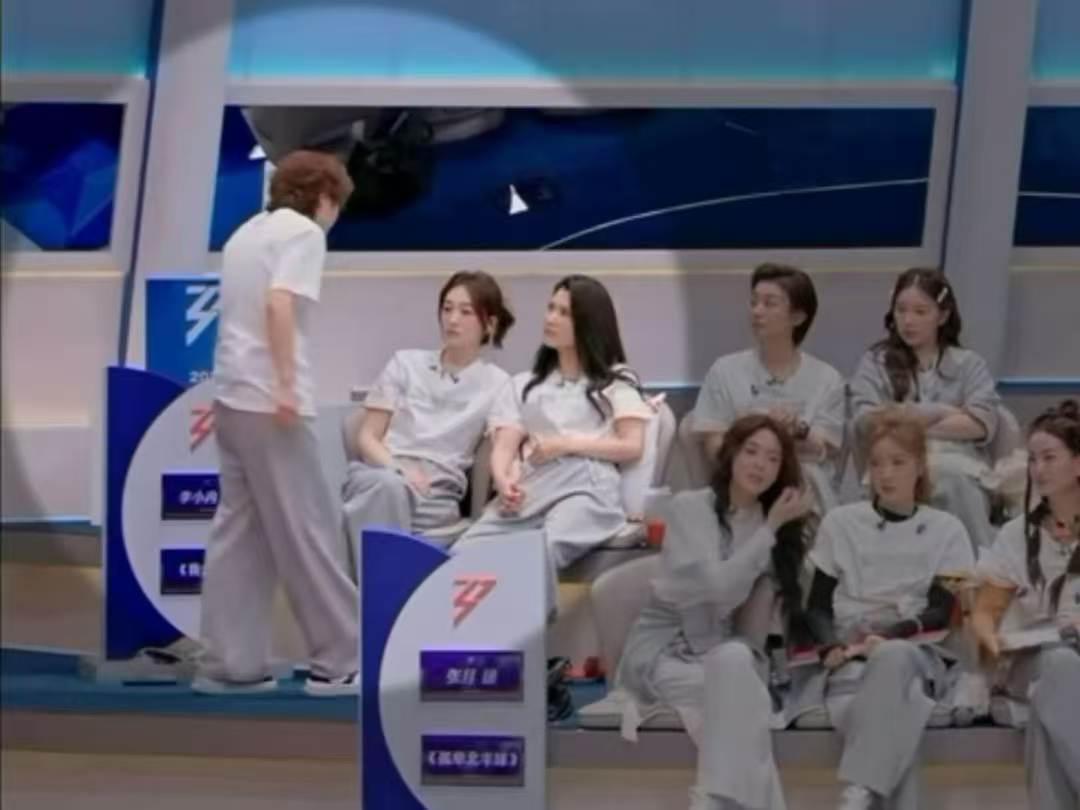 曝徐洁儿接替李小冉成为队长曝徐洁儿接替李小冉成为对长，真的假的 