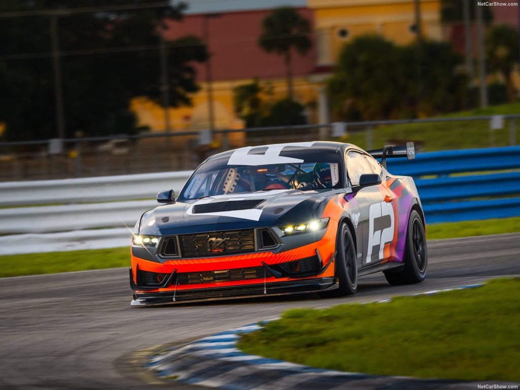继GT3组别赛车之后福特又发布了Mustang GT4组别赛车，GT4看着没有G