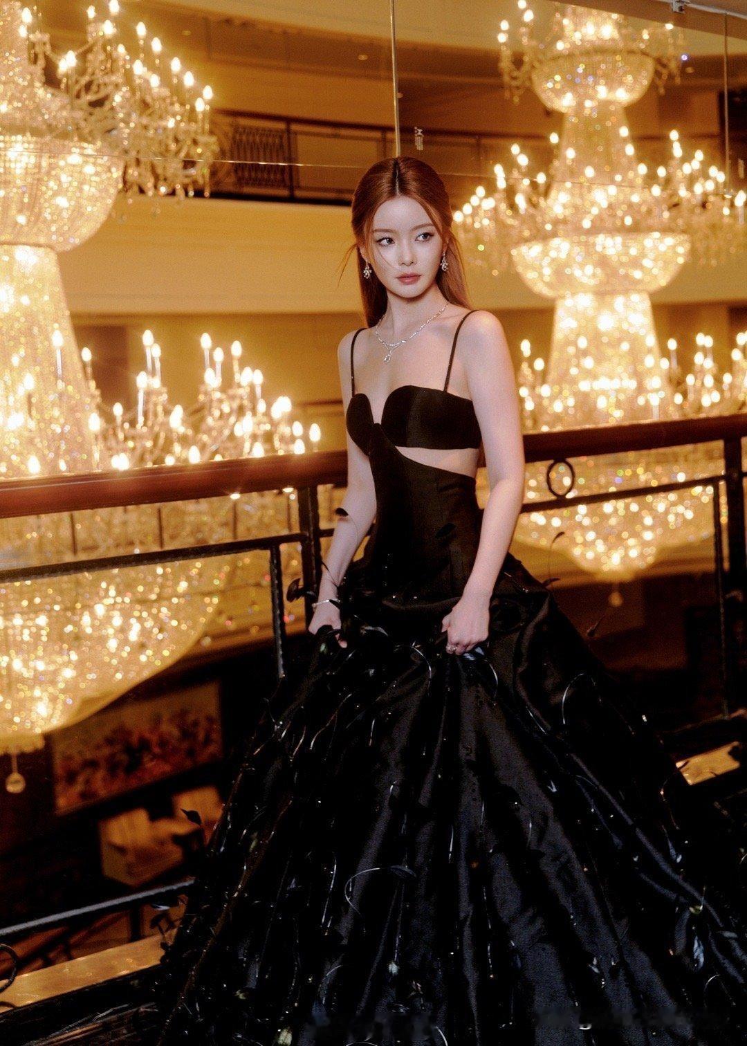 陈卓璇把氛围感拉满