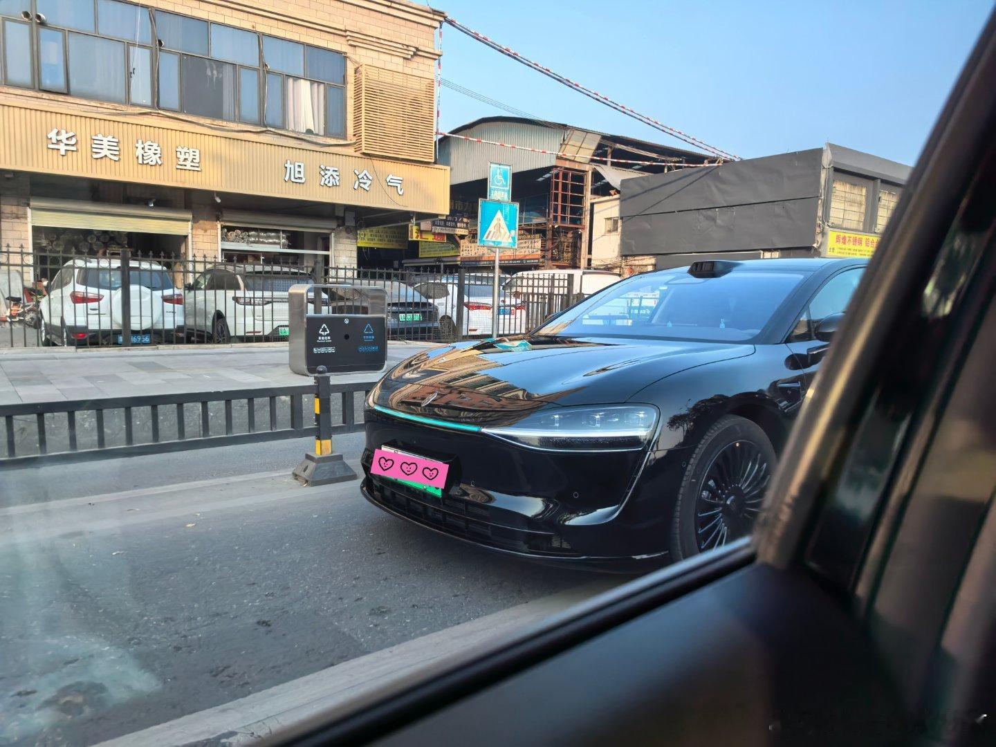 最近路上见到享界S9T的频率太高了享界S9T在路上