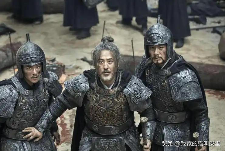 司马懿下令诛杀曹爽及其党羽的三族，在刑场冷眼看跪着的桓范，说：“你自诩是曹爽的智