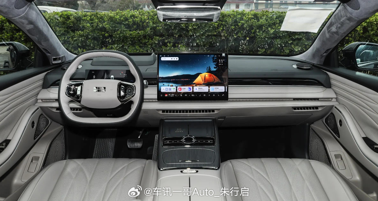 吉利银河星耀8远航家系列正式上市，14.28万起，新车搭载千里浩瀚辅助驾驶H5方