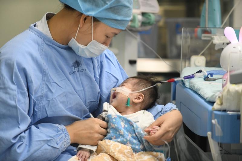 老演员李立群无惧拔管之事。
他曾表示，过了70岁后便时常思索，不必畏惧离世。他跟