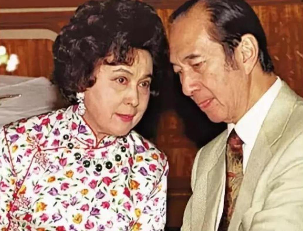 为了夺妹妹的股权，何鸿燊拿家丑相要挟，没想到硬气的“十姑娘”何婉琪绝不低头，直接