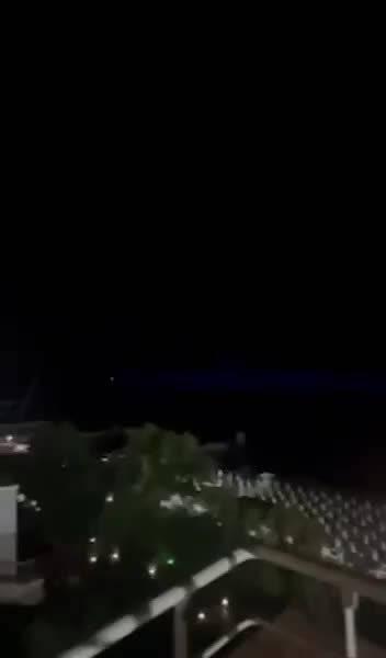 乌克兰海军无人自爆艇袭击了克拉斯诺达尔边疆区的索契港，造成8人受伤。

烽火问鼎