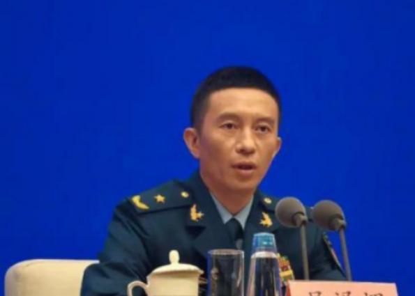 九三阅兵将至，令人意想不到的是，国务院官宣一则前所未有的消息。非关乎装备与方队，