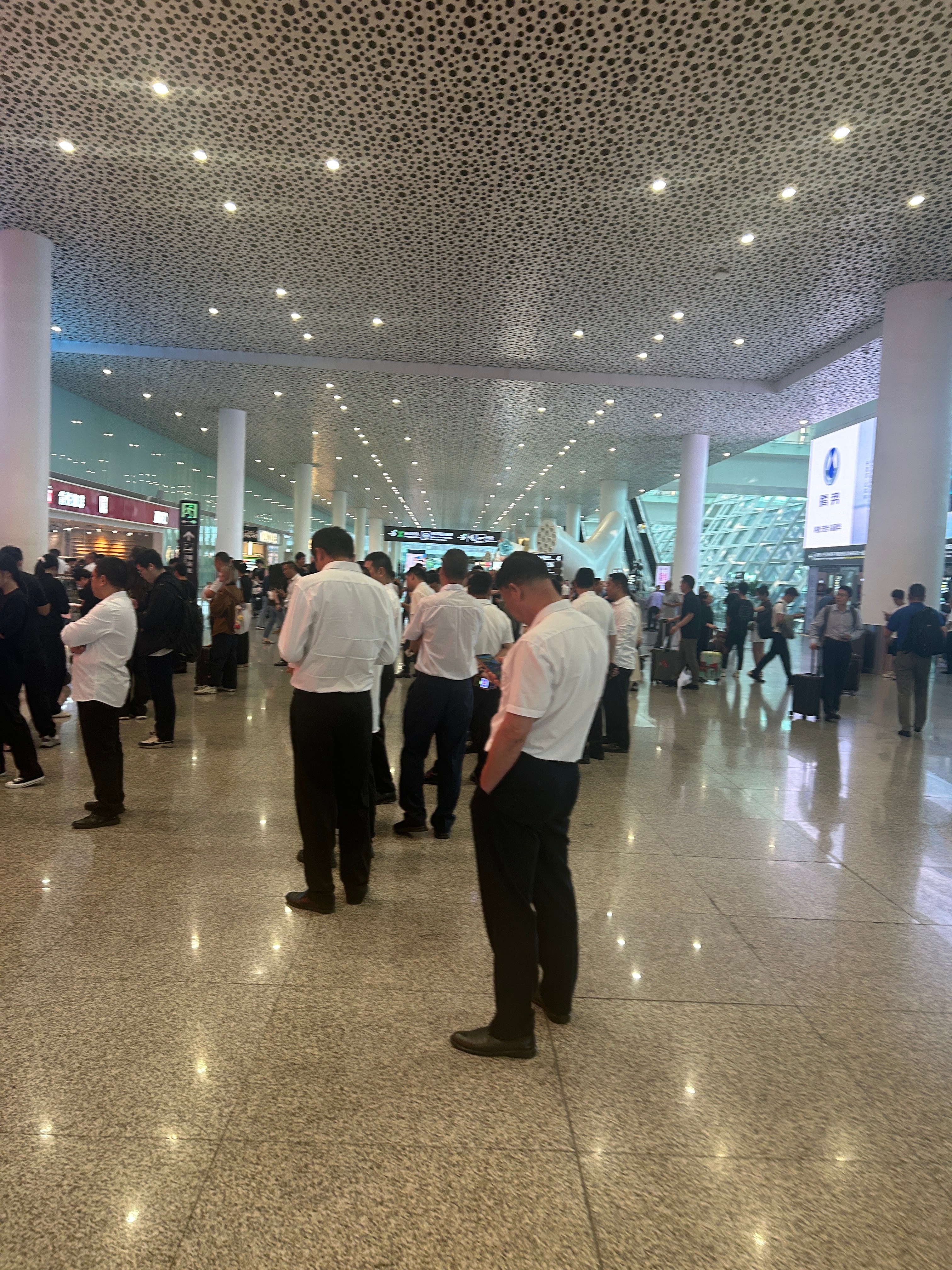 媒体老师的待遇这一块，还得看鸿蒙智行