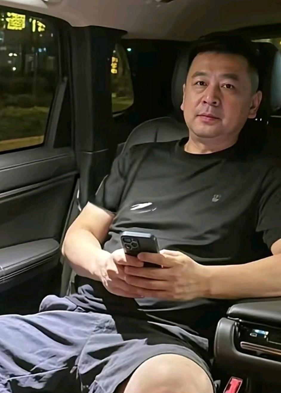 这类大叔但凡有一个人说不喜欢的都算我输，一看就知道是成功人士的标配，低调不失奢华