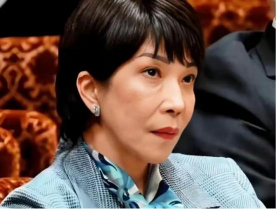 大家发现没有，自演习开始之后，有两个人闭麦了。他们分别是叫嚣小岛有事就是日本有事