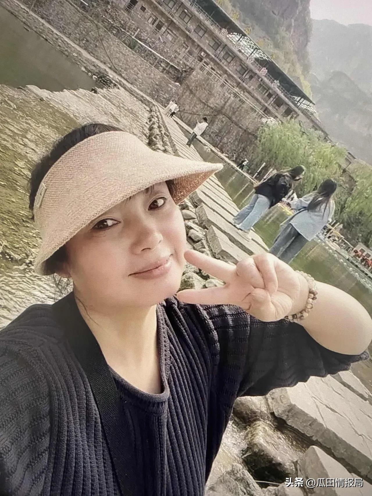 我有一个好姐妹的女儿在当地人社局工作，我问他今年到底涨不涨养老金，他们内部有没有