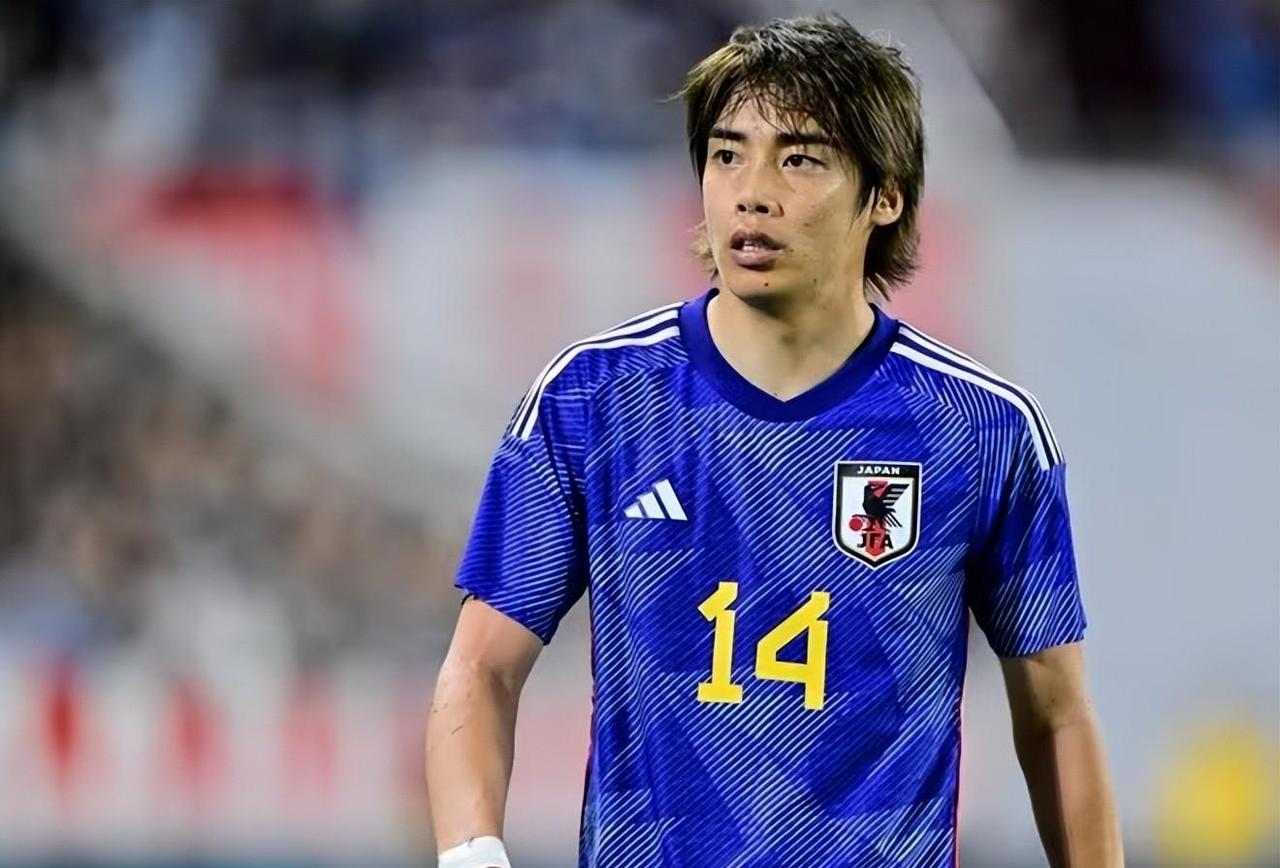 伊东纯也上来后日本就像换了一个队，伊东纯也是这支日本前场的唯一大腿，上场之前基本