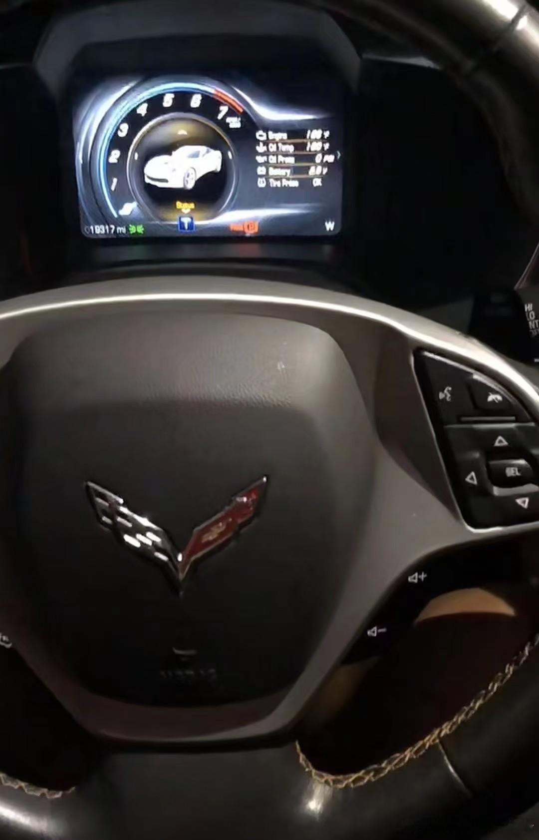 开车是最容易进入心流状态的活动  开车，是成年人低成本获取独处心流的方式。车窗隔