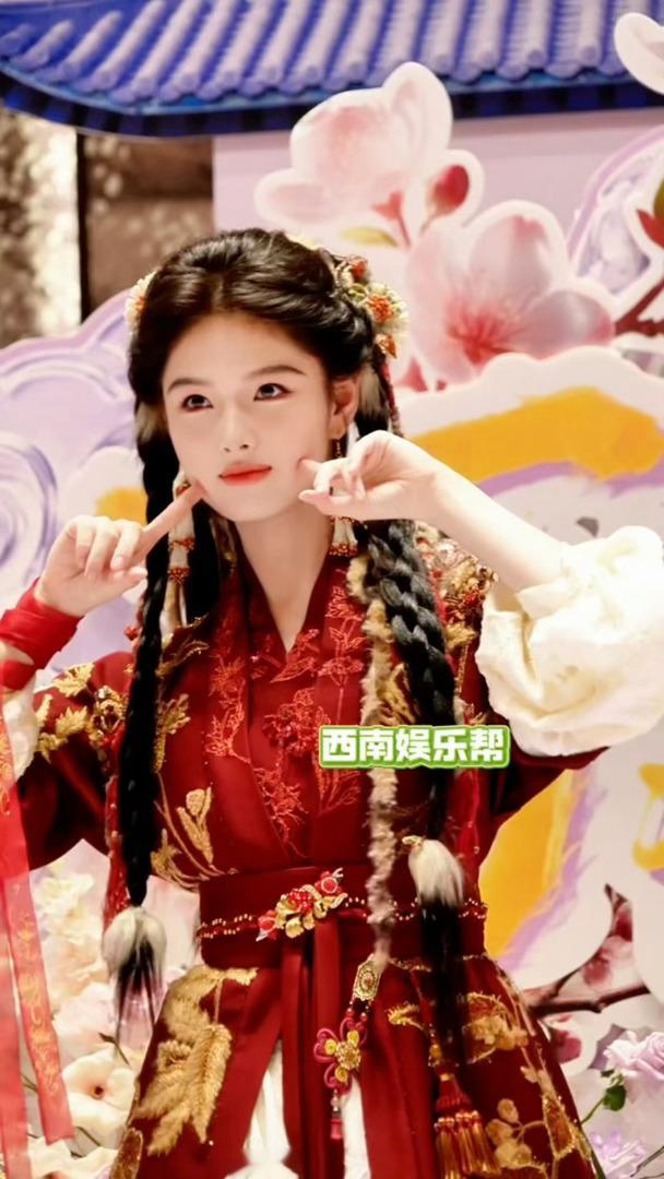 艾米今天新剧百妖谱开机，哇塞这造型太萌了 