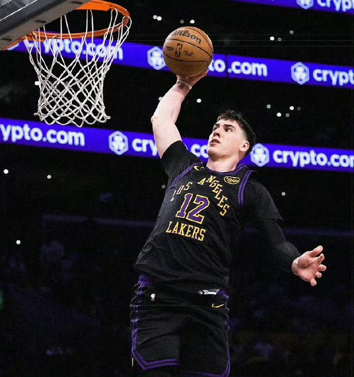 拉拉维亚今日继续出战，本赛季常规赛82场全勤，全联盟仅18人能做到！爵士vs湖人