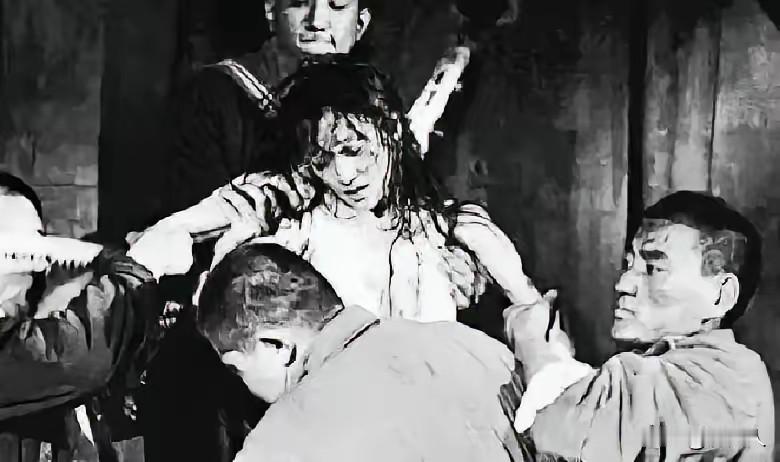 1950年，19岁女烈士丁佑君，受尽酷刑宁死不屈，用生命守住革命底线
 
几个匪
