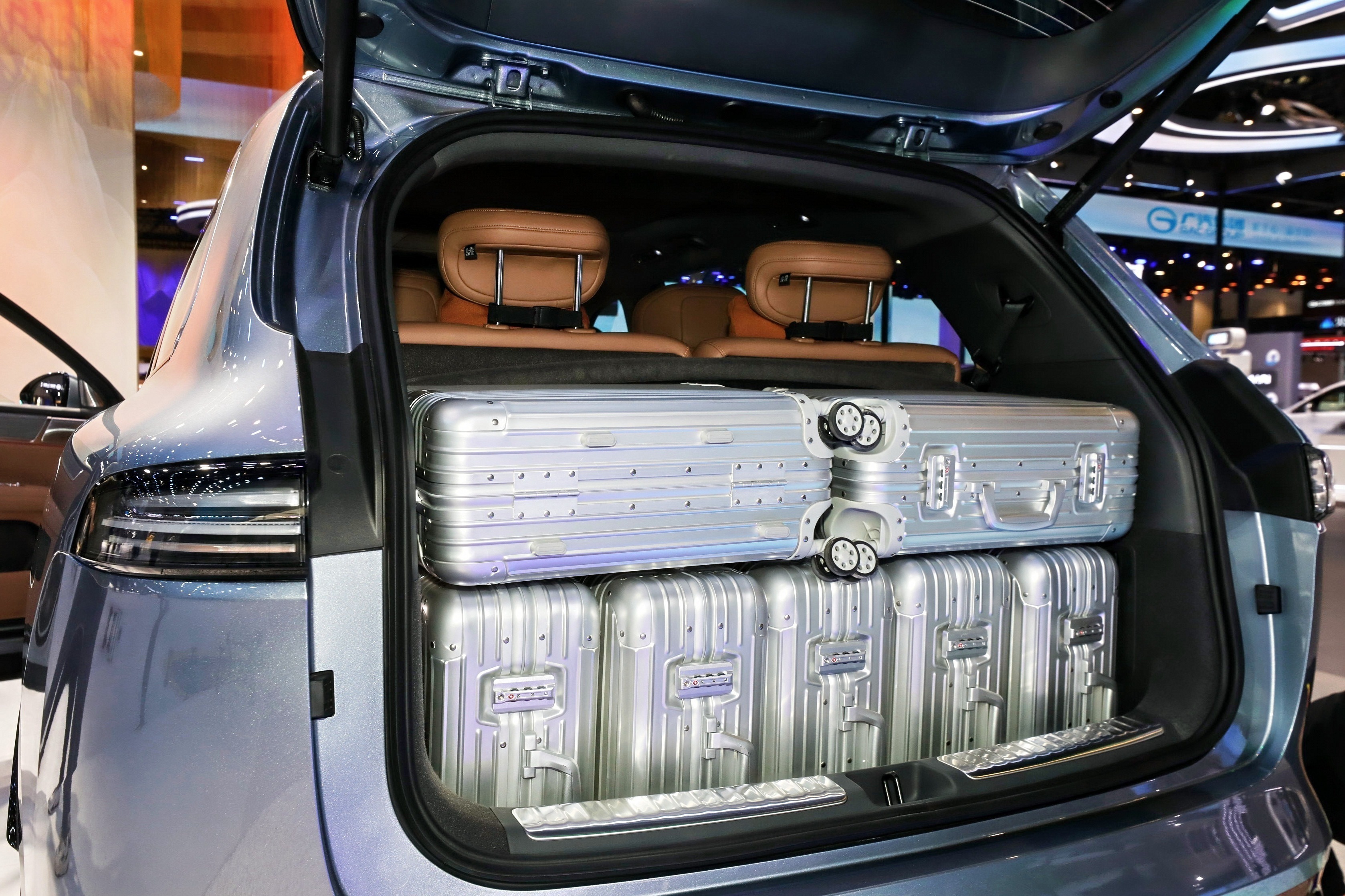 五菱居然和华为乾崑搞了个大动作！就在今天北京车展期间，上汽通用五菱跟华为乾崑正式