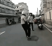 跑是解决问题的最好办法