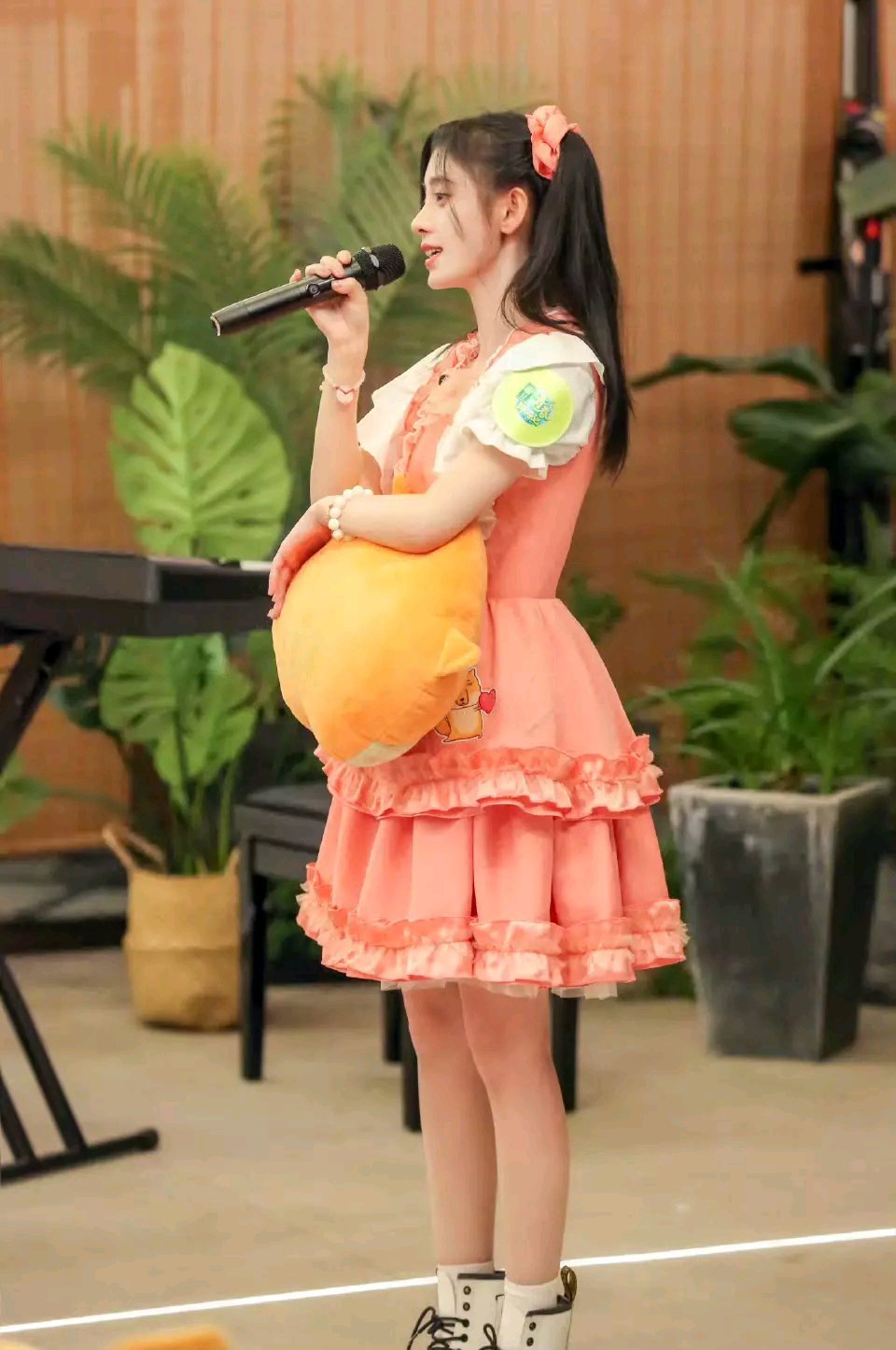 jjy鞠婧祎来战 jjy鞠婧祎阿黛 “见面时 我们的呐喊声定能响彻整片海” "?