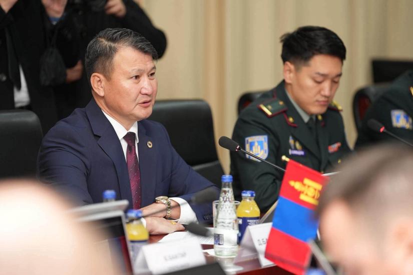 当着上合10国面，蒙古强调与中国俄罗斯关系排第一，其他国家靠边站。

10月20