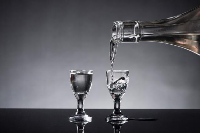 #男子婚宴饮酒后猝死新郎担责1%#【男子参加婚宴后和朋友继续饮酒，回家身亡 一审