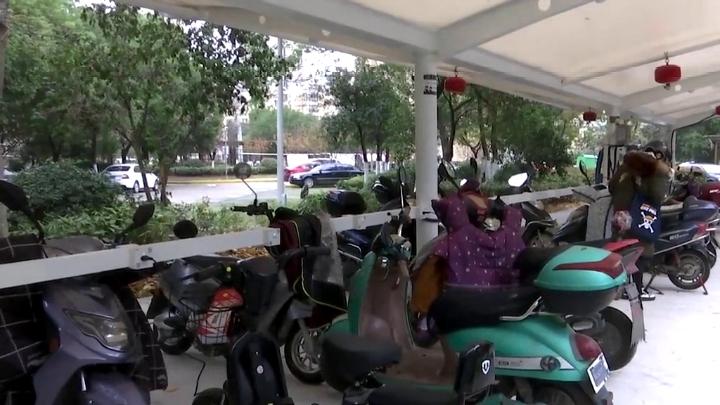 电动车充电不用愁！小区新添的便民措施太贴心了
 
最近下班发现，咱小区楼下悄悄多