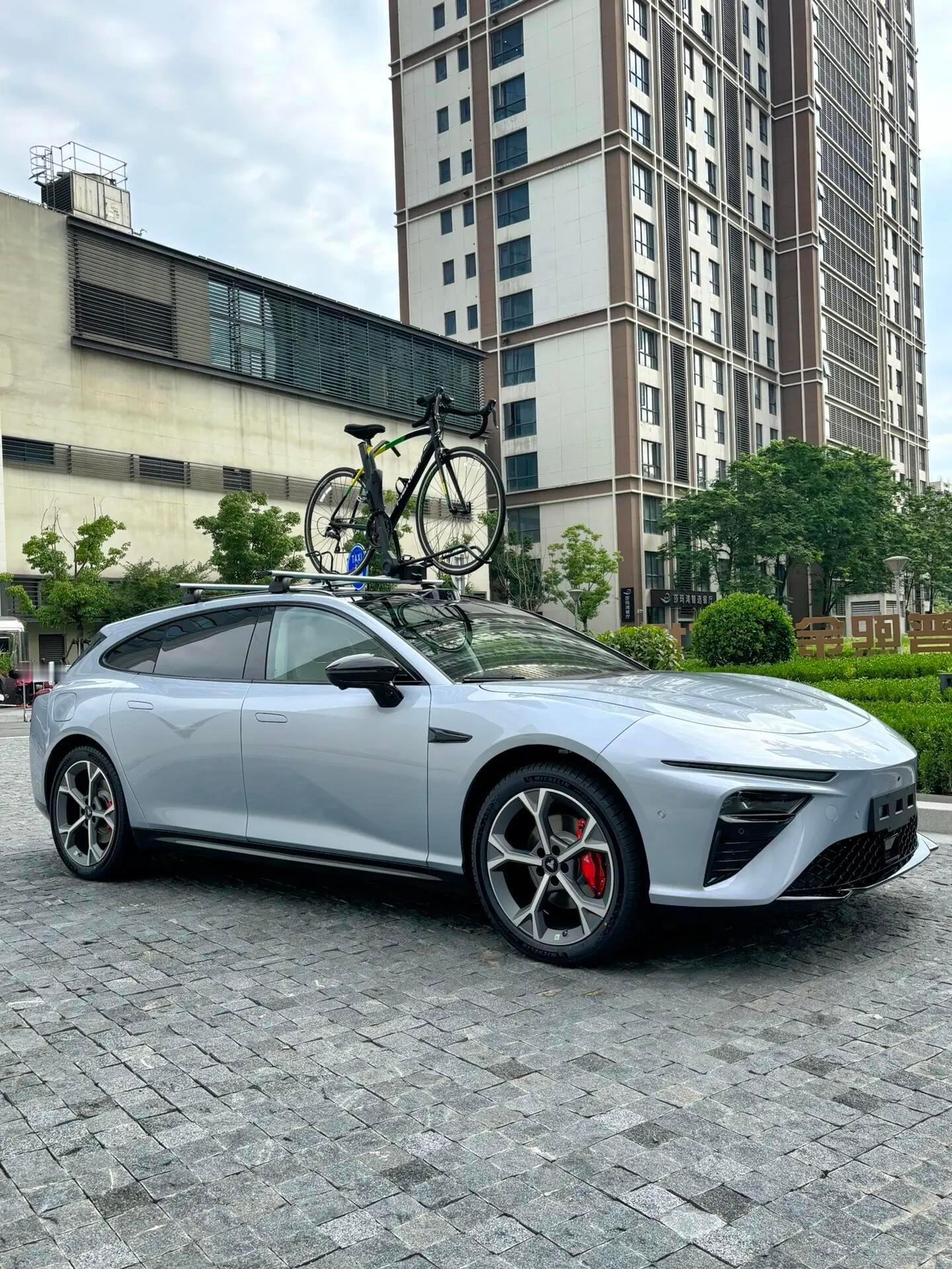 哪吒S猎装，这一波图好清晰，谁拍的[傻眼]大家感受一下这个颜值给几分#高转青年#