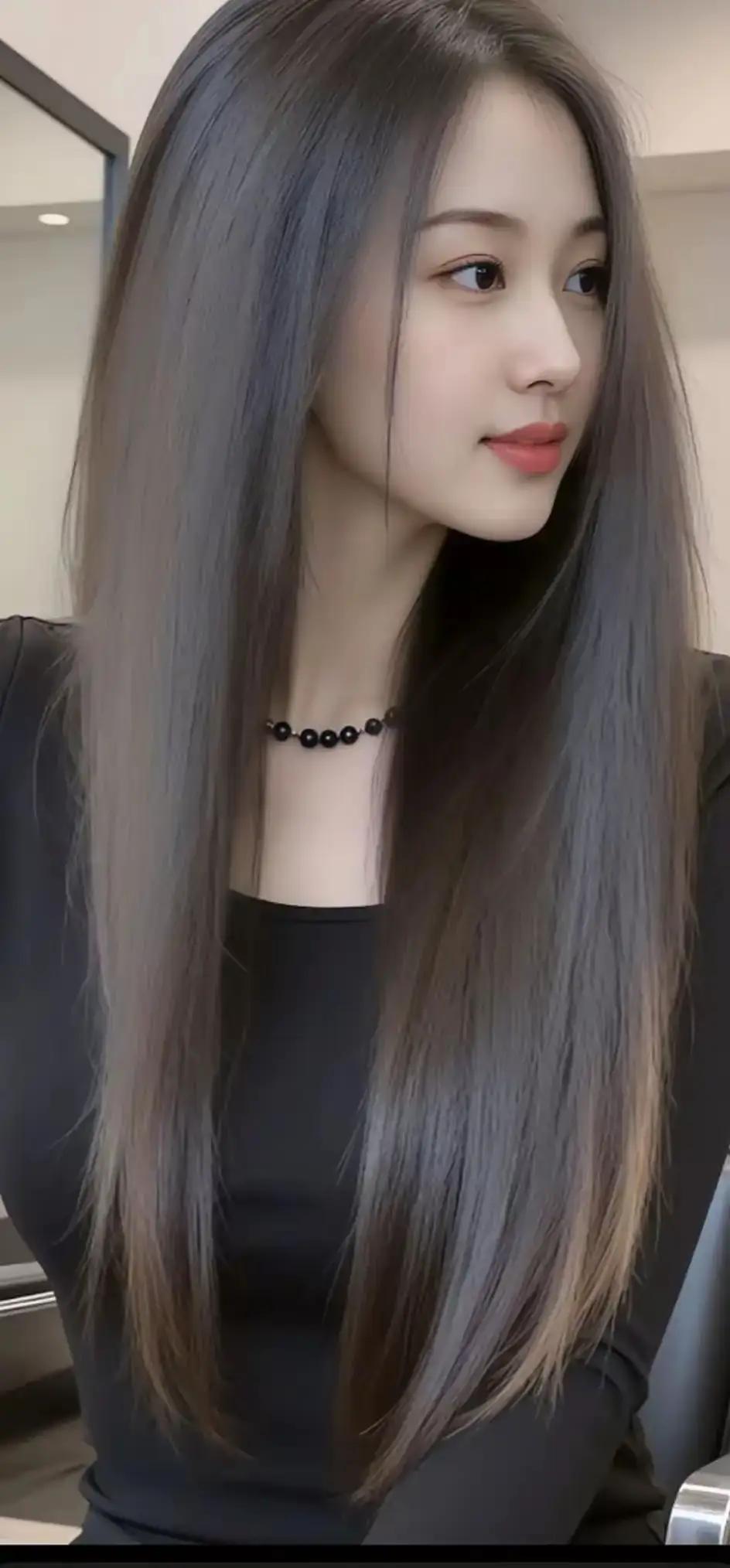 温柔长发，优雅气质，黑衣黑珠项链，完美搭配！🌟💖🌴