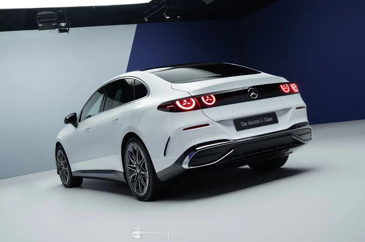 全新奔驰C级新能源车，看着不错，就是尾部不是我的菜大v聊车新能源汽车﻿ ﻿ 北京