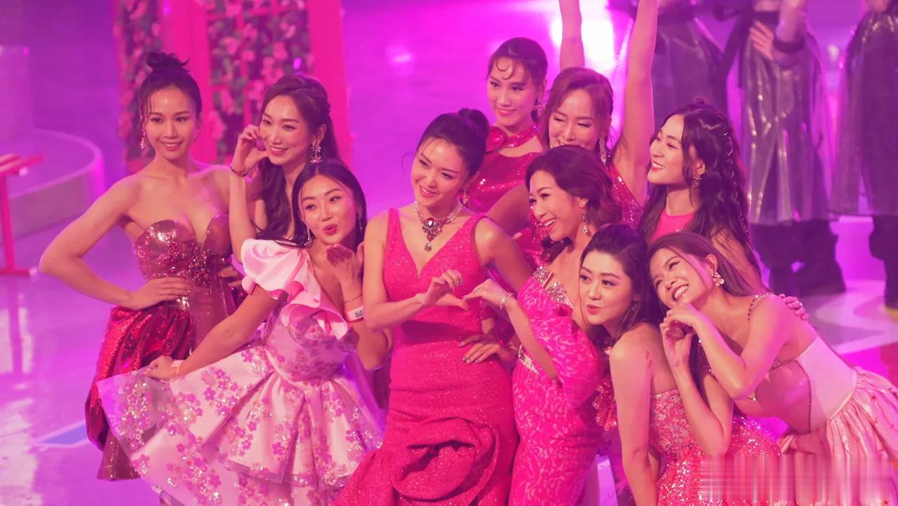 香港TVB万千星辉2023台庆上，当我看着那些叫不出名字的演员时，头顶立刻冒出两