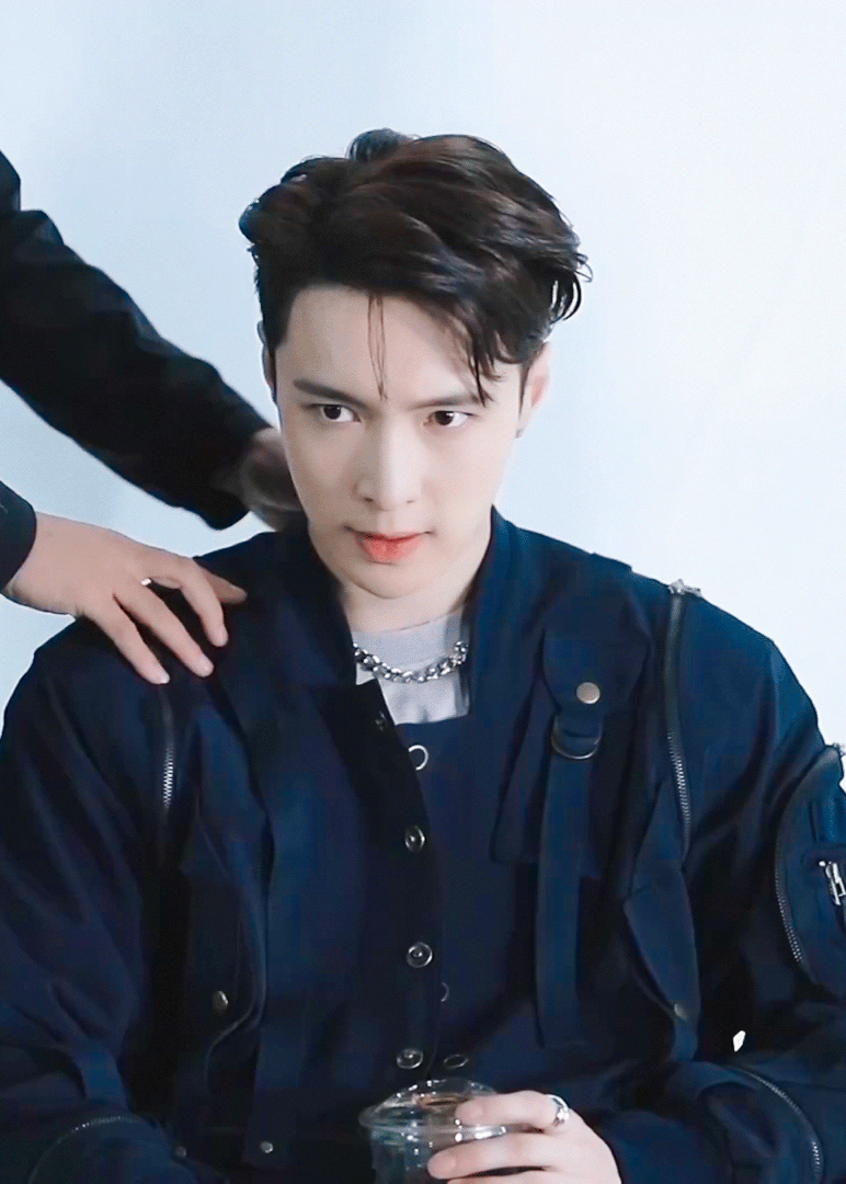 眼神刀了你zyx lay 张艺兴