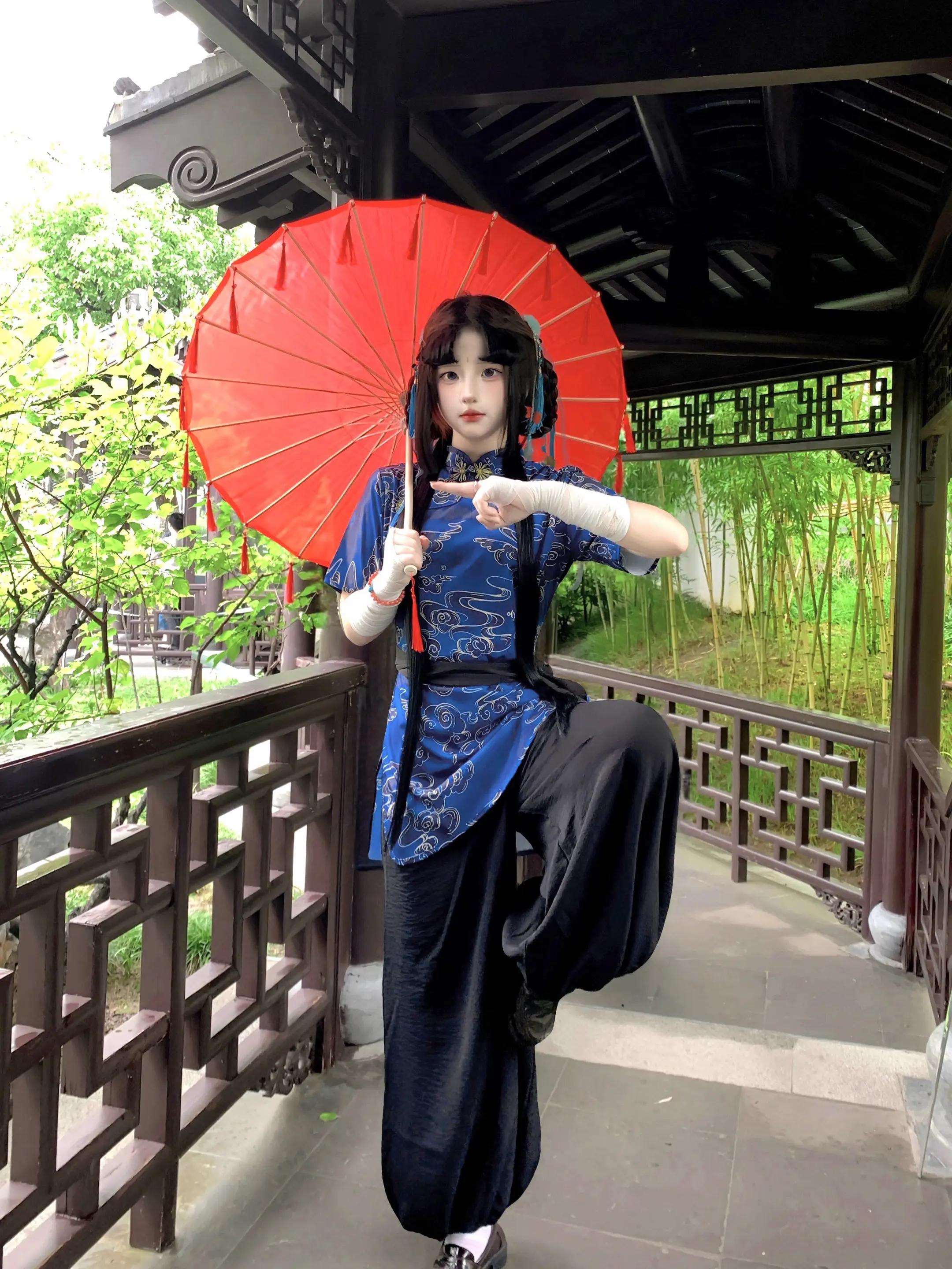 “上一个说要让我三招的人 剑都断了”师兄你又小瞧我了吧！