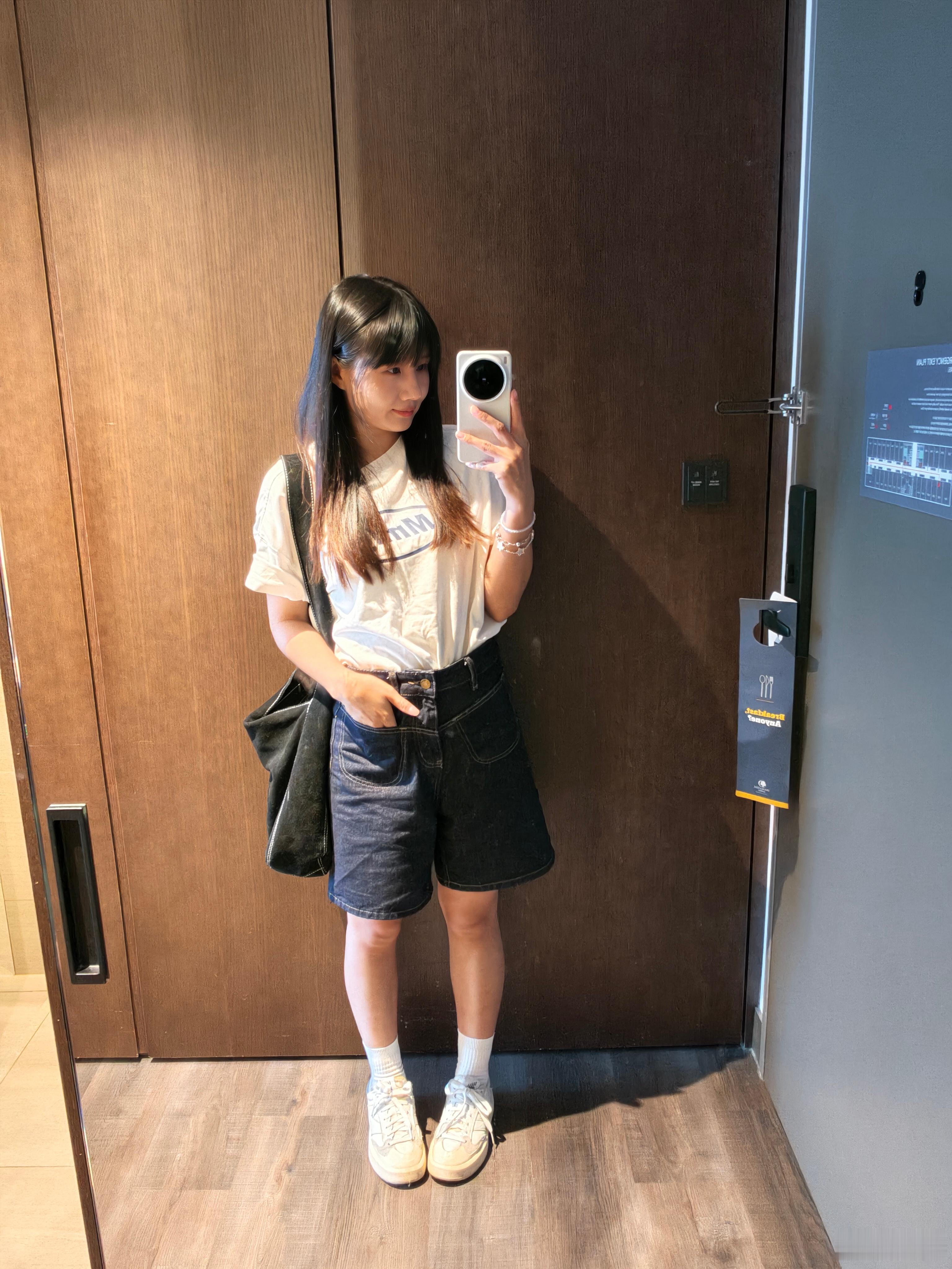 跟姐妹们集合出发去首尔汉江，就是韩剧“未知的首尔”里面说的，在汉江边一定要吃自主