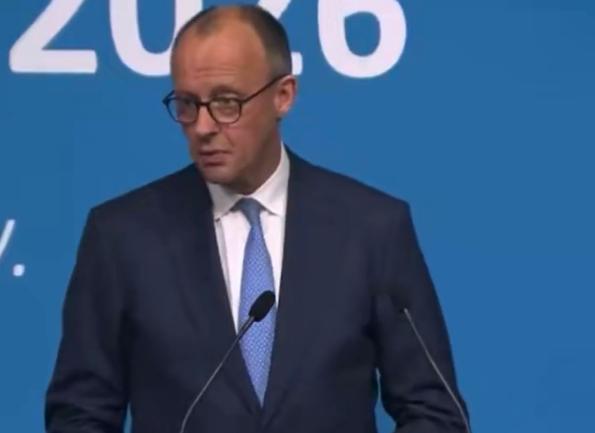 德国总理默茨展示出了“去美国化”的决心，他表示美国有3亿人口，而世界人口有80亿