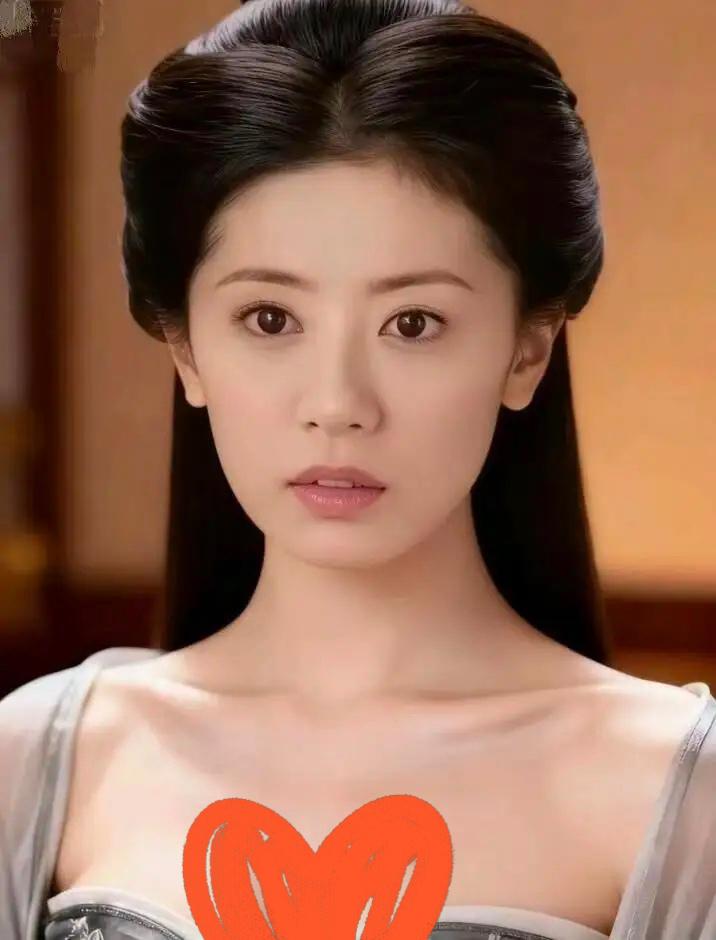 现在全网最慌张的人，我估计
不是窦骁也不是何超莲更不是向太
而是贾静雯，因为她老