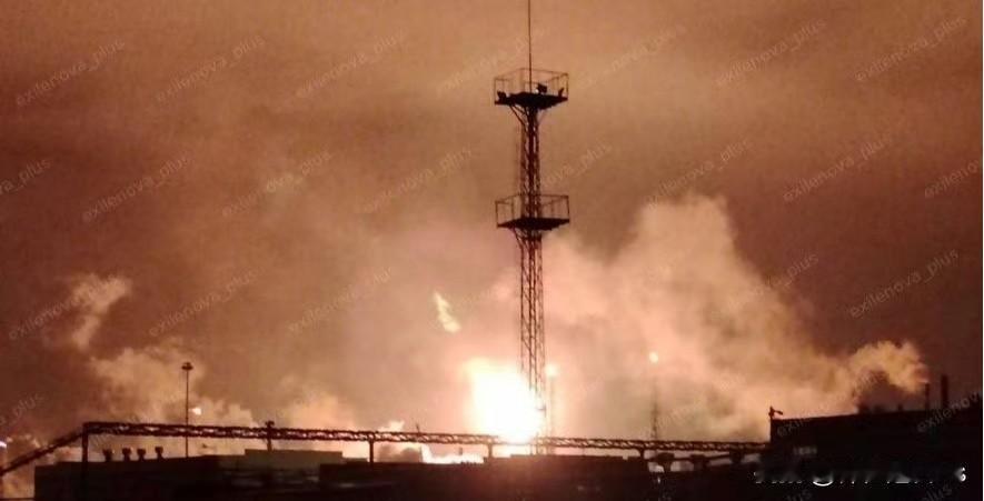 乌克兰在俄罗斯联邦的行动

11月7日和8日，乌克兰军队袭击了俄罗斯境内的能源基