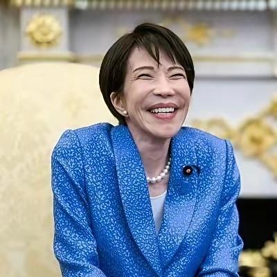 高市早苗面对澳大利亚总理、美国总统和日本国内的样子。 
