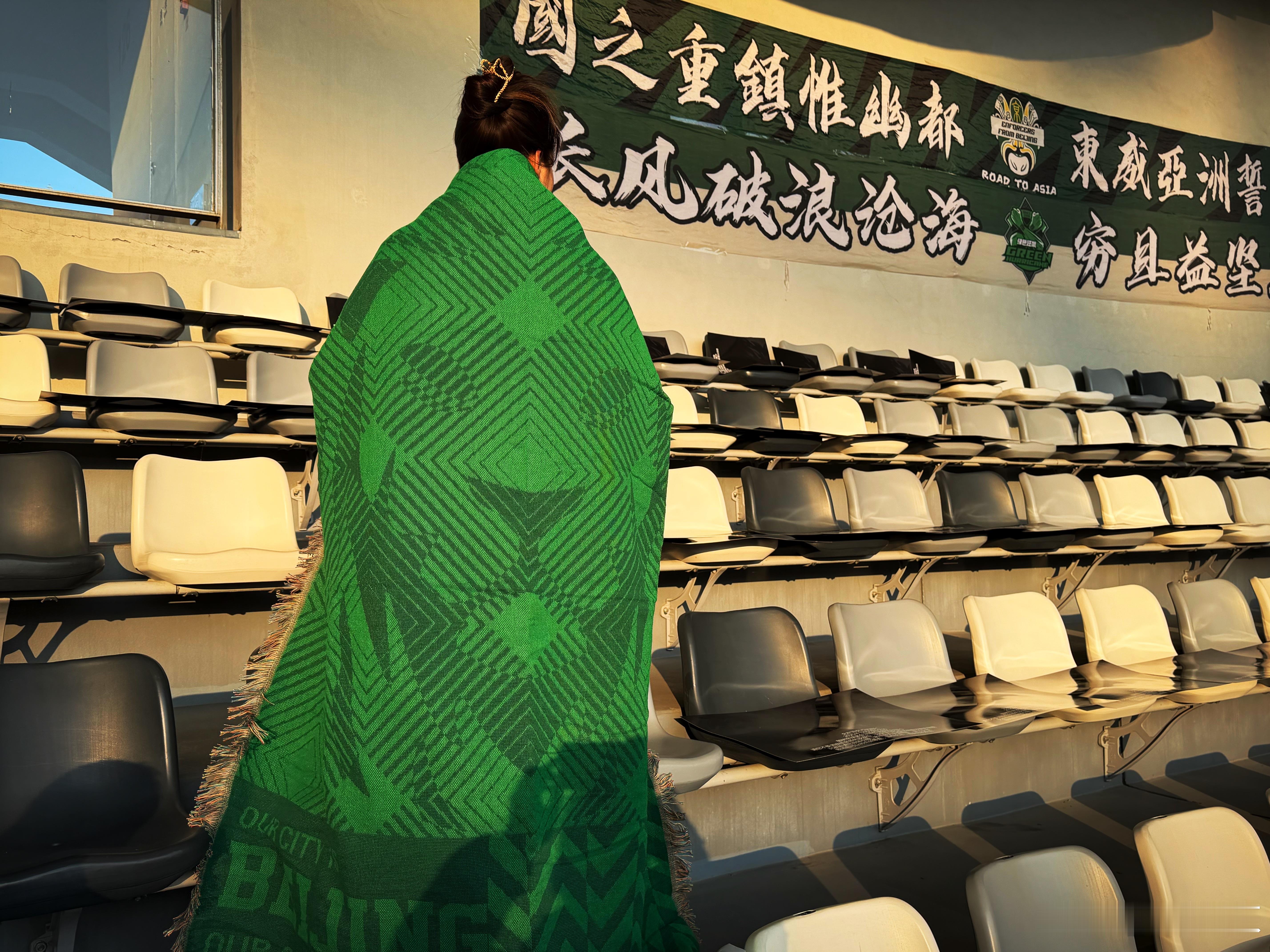 晚上气温较低 注意防寒！ 