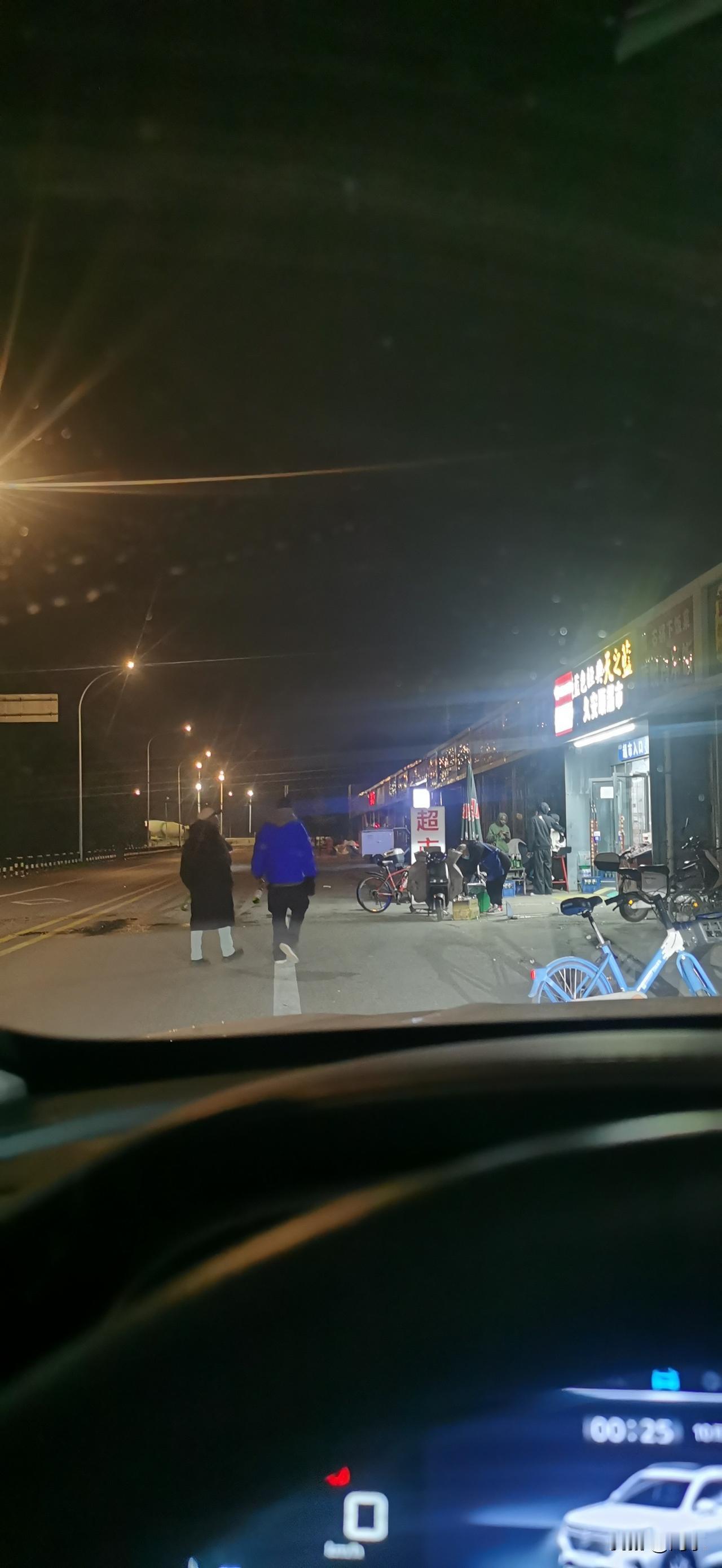 这两天，三峡大学因为一留学生翻墙猥亵女生被拘而引发了广泛的关注，三峡大学涉事留学