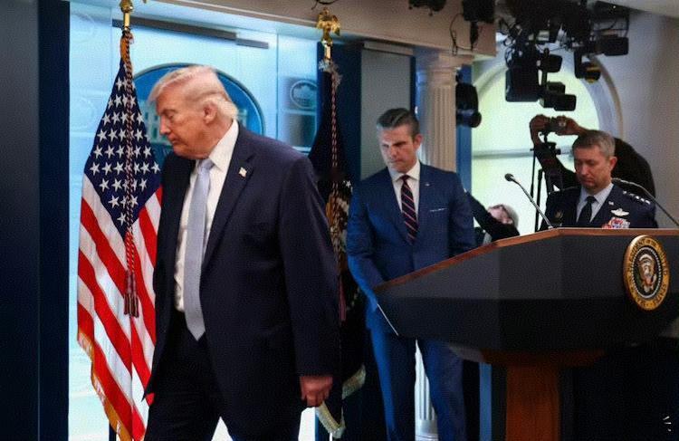 美国的专家都说老小孩输了，中期选举会输的精光，甚至以后有性命之虞。我个人认为美国